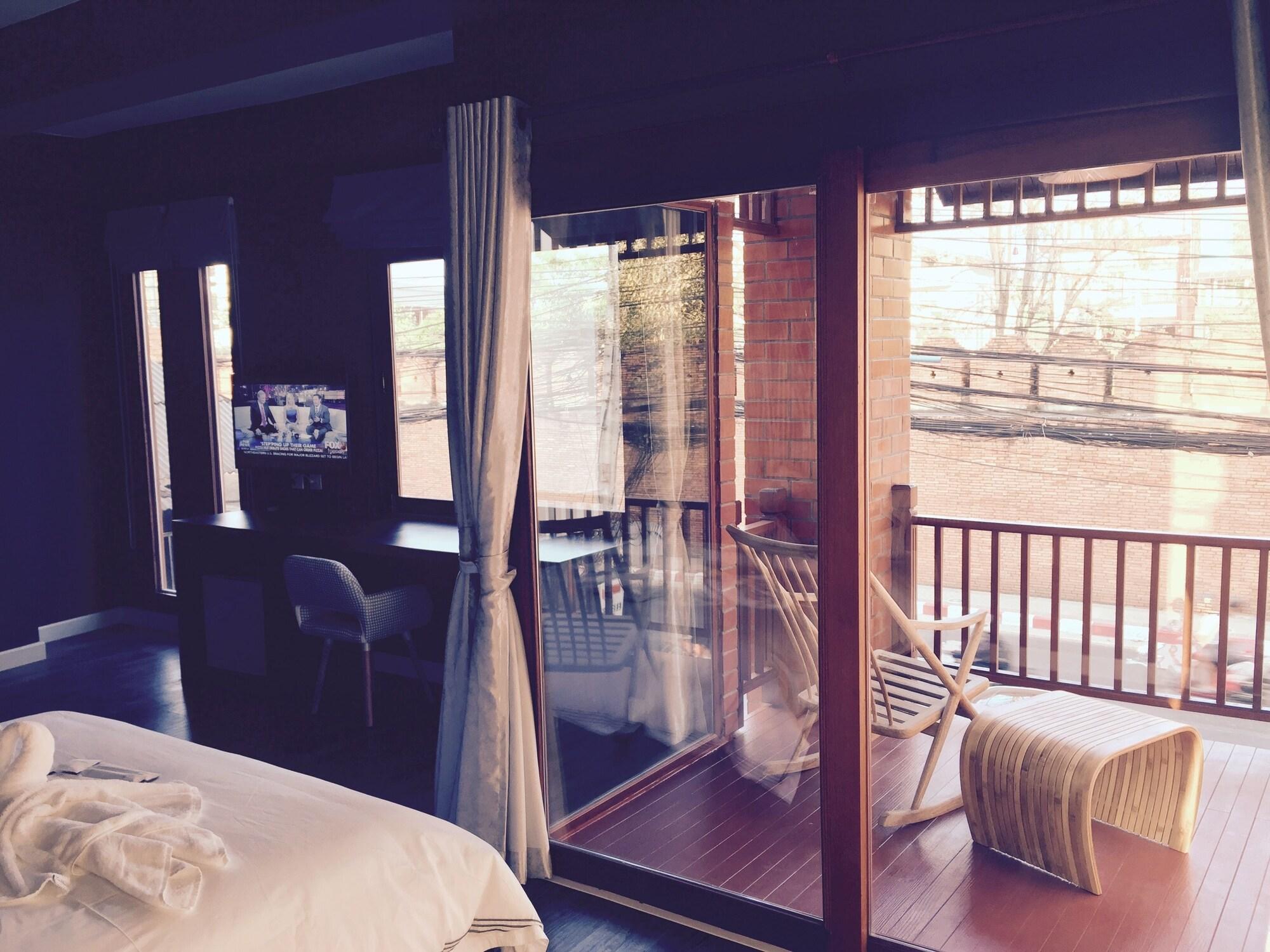 จอยฟูล ไทย บูทิก โฮเต็ล เชียงใหม่ Hotel ภายนอก รูปภาพ